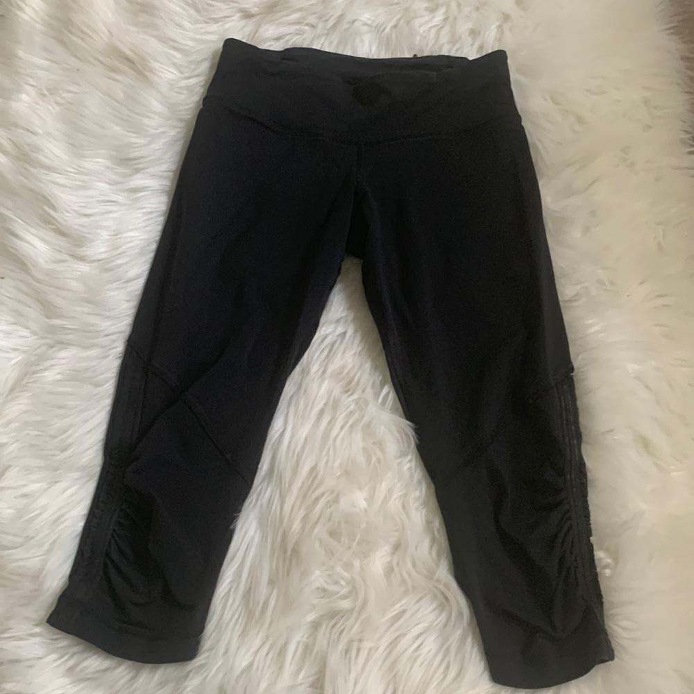 Lululemon cropped black leggings